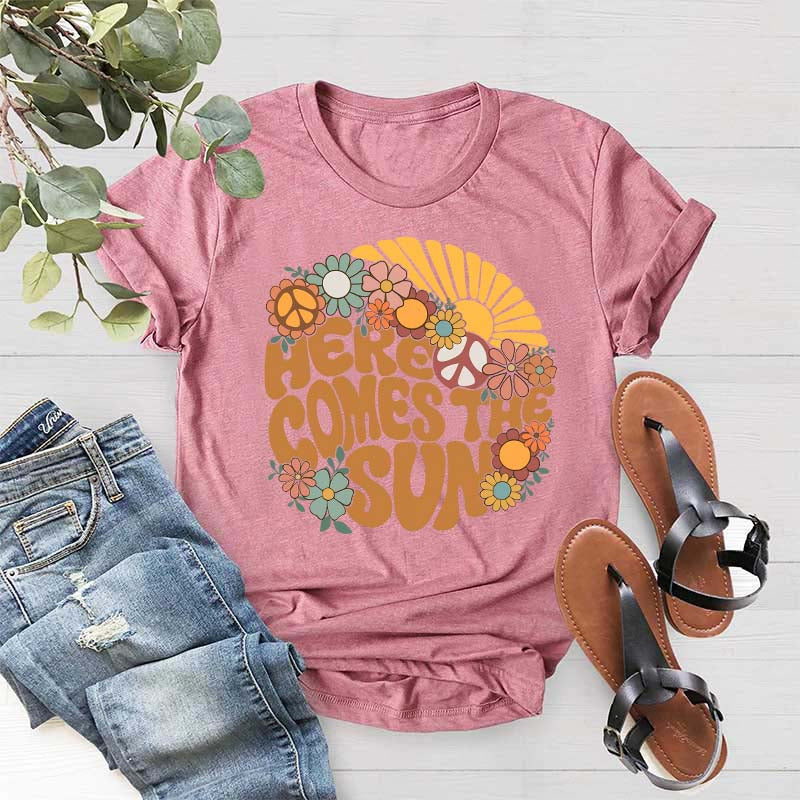 Retro Summer  Here Comes The Sun T-Shirt