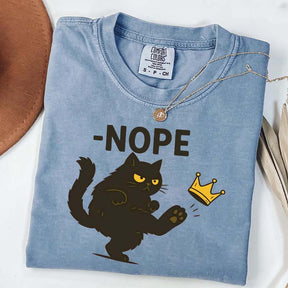 No Kings In USA Black Cat Kicking Crown T-Shirt