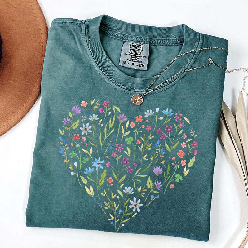 Cute Floral Heart Cottagecore T-Shirt
