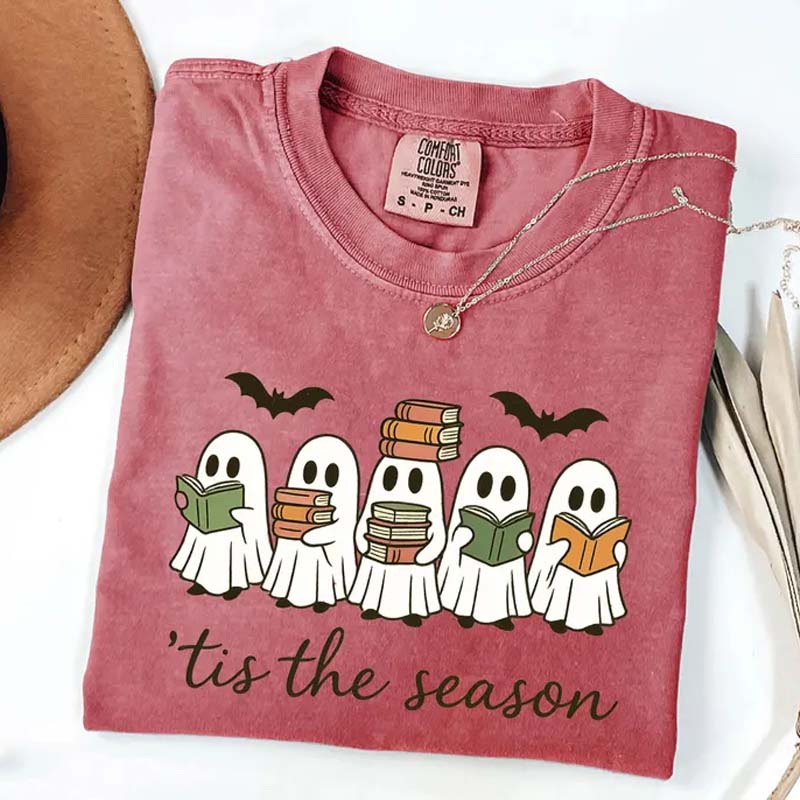 Сute Ghosts Reading Books T-Shirt