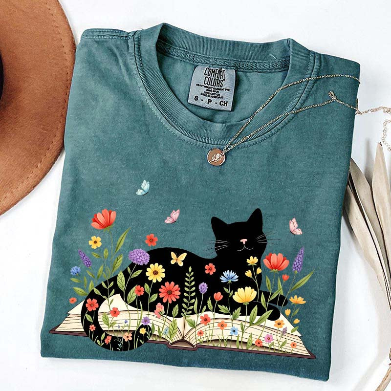 Comfort Colors Cat Booktrovert T-Shirt