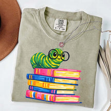 Cute Reading Worm Bookworm Lover T-Shirt