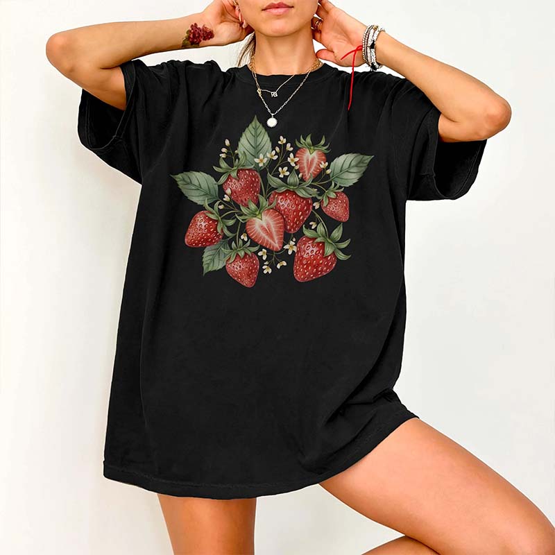Vintage Strawberry Plant Botanical T-Shirt