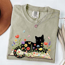 Comfort Colors Cat Booktrovert T-Shirt