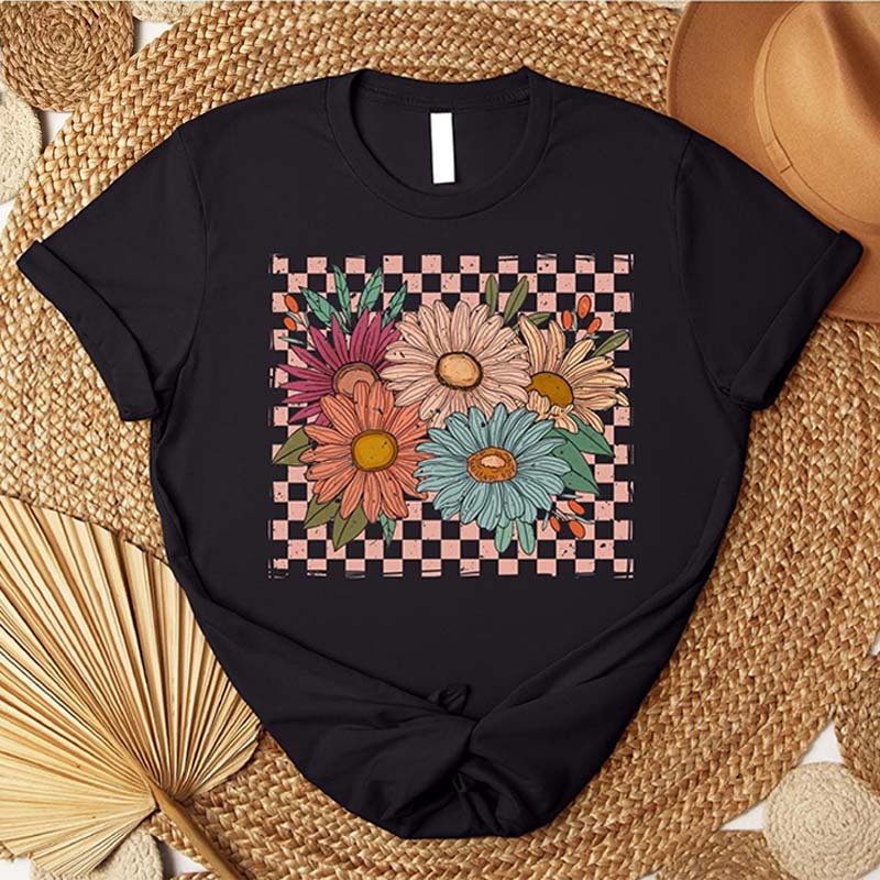Retro Checkered Flowers Cute T-Shirt