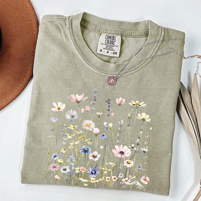 Minimal Floral Nature Inspired Botanical T-Shirt