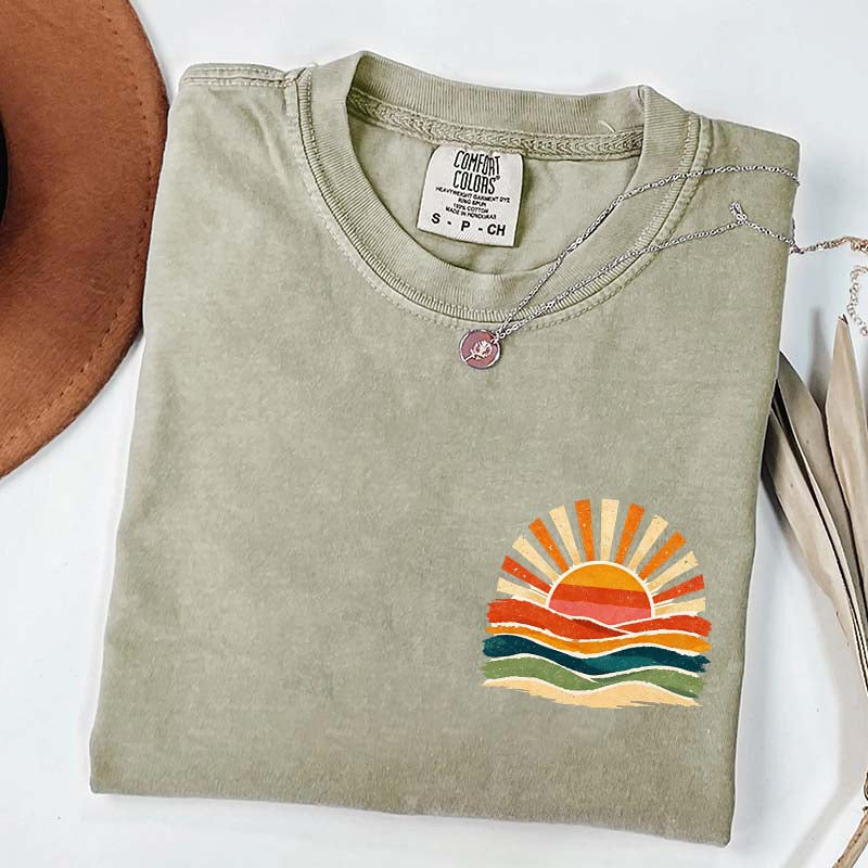 Vintage Sea Retro Ocean Sun Summer T-Shirt