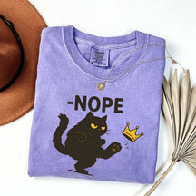 No Kings In USA Black Cat Kicking Crown T-Shirt