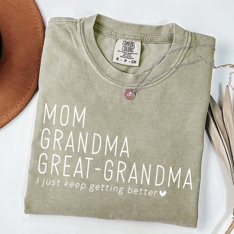 Mom Grandma Great-Grandma Pregnancy Announcement T-Shirt
