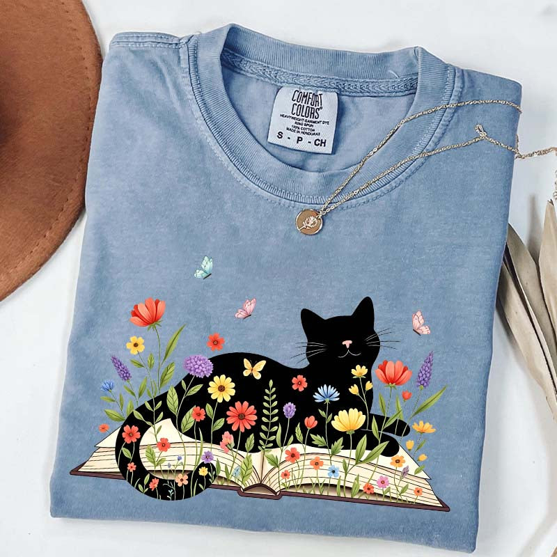 Comfort Colors Cat Booktrovert T-Shirt