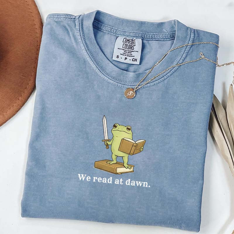 We Read At Dawn Frog Retro T-Shirt