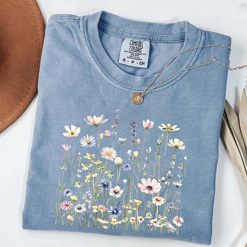 Minimal Floral Nature Inspired Botanical T-Shirt