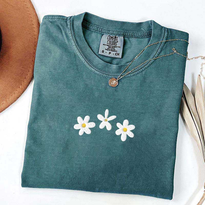 Daisy Flower Minimalist T-Shirt