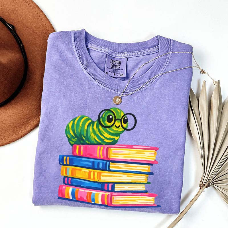 Cute Reading Worm Bookworm Lover T-Shirt