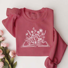 Retro Wildflowers Book Lover Minimalist Sweatshirt
