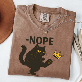 No Kings In USA Black Cat Kicking Crown T-Shirt