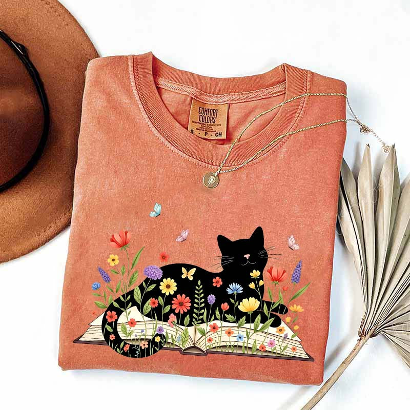 Comfort Colors Cat Booktrovert T-Shirt