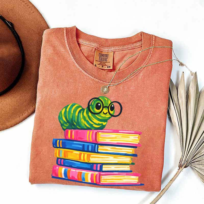 Cute Reading Worm Bookworm Lover T-Shirt