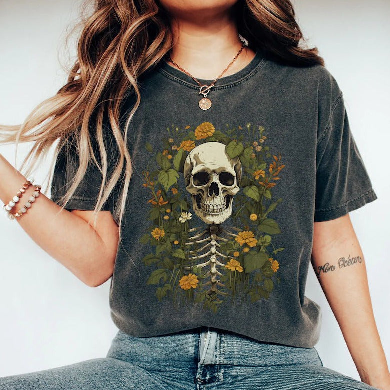 T-shirt d'amoureux de plantes drôles de crâne floral d'été