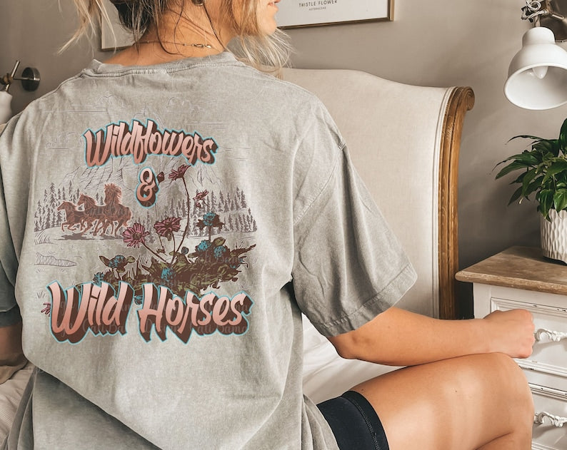 Chemise de fleurs sauvages et chevaux sauvages