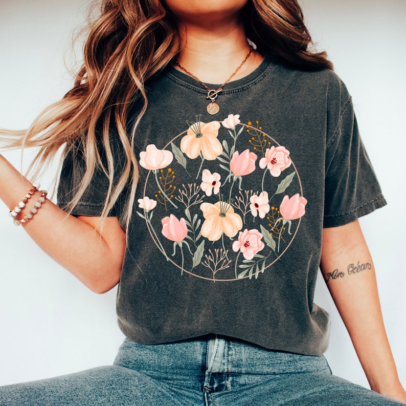 Les couleurs de confort Wildflower Tshirt Flower Shirt