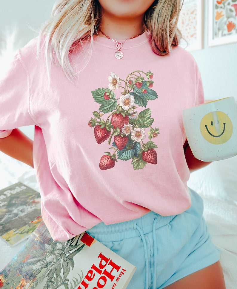 Retro-Erdbeer-Cottagecore-Beeren-Blumen-Shirt