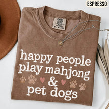 Comfort Happy People Play Mahjong & Pet Dogs T-Shirt