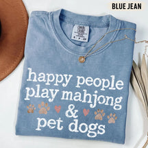 Comfort Happy People Play Mahjong & Pet Dogs T-Shirt