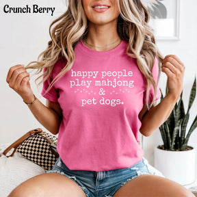 Comfort Happy People Play Mahjong&Pet Dogs T-Shirt