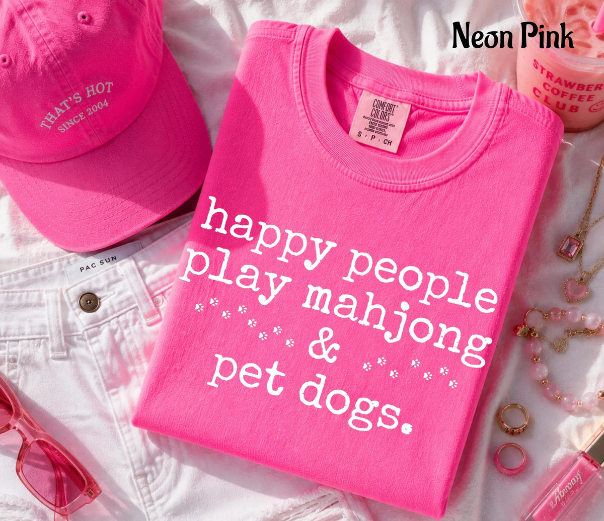 Comfort Happy People Play Mahjong&Pet Dogs T-Shirt