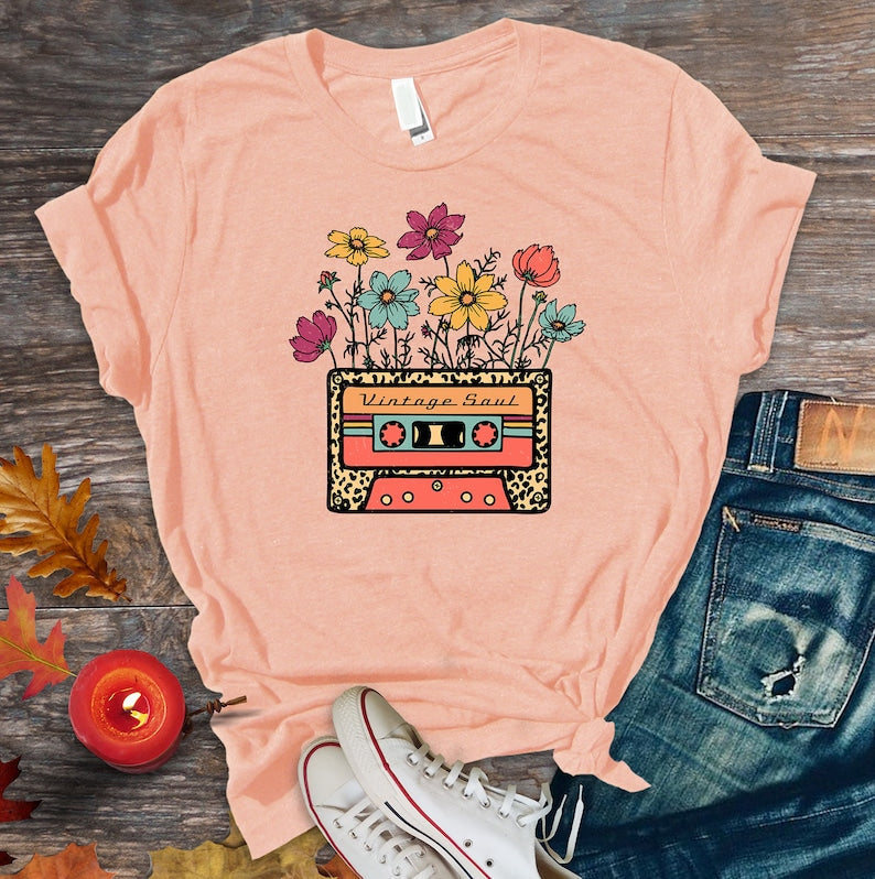 Altes Kassettenband-Wildblumen-T-Shirt