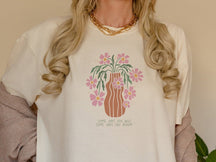 T-Shirt mit Boho-Blumenvasen-Print